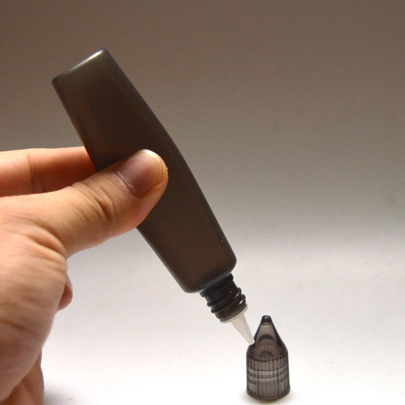 

10pcs Empty 30ml Black Pen Shape Bottles with Colorful Cap and Long Tip Pen Style Plastic Dropper E Liquid Bottle