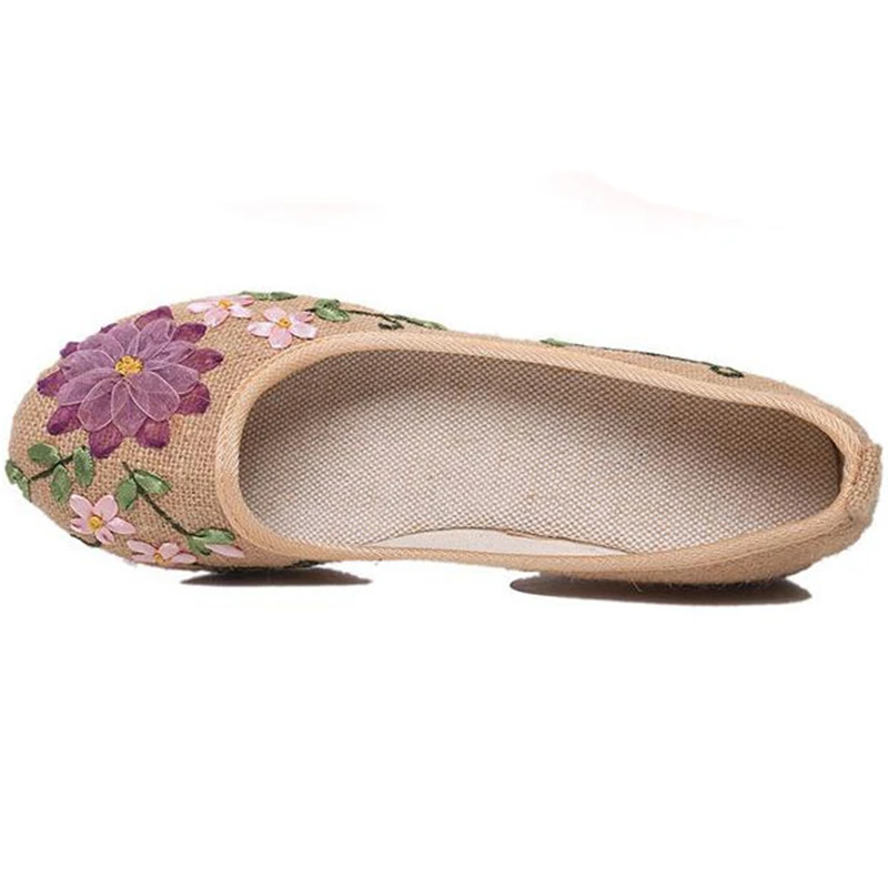 Женские туфли-лодочки с вышивкой на танкетке круглым носком большие размеры до 40