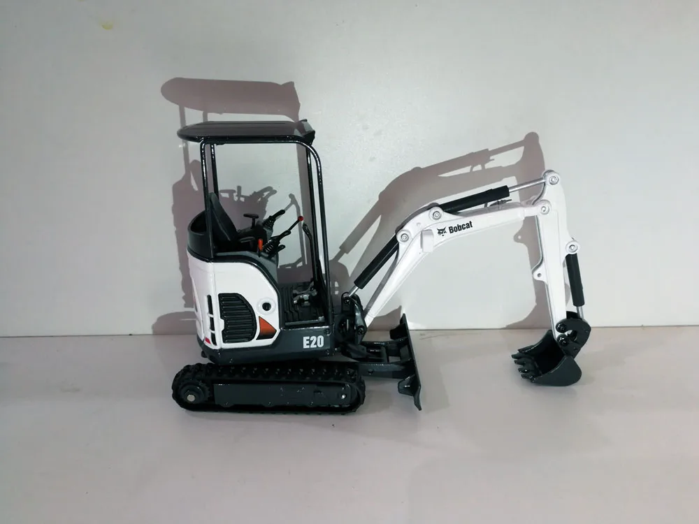Компактный экскаватор американской версии UH8106 1:25 Bobcat E20 с навесом|toys antique|caterpillar