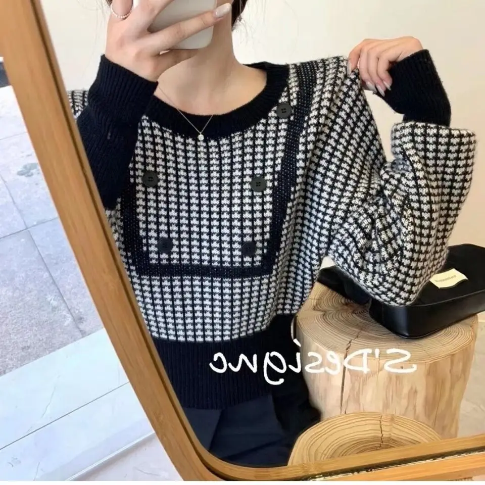 

Autumn and Winter new black and white grid loose short long sleeve pullover sweater base outer wear