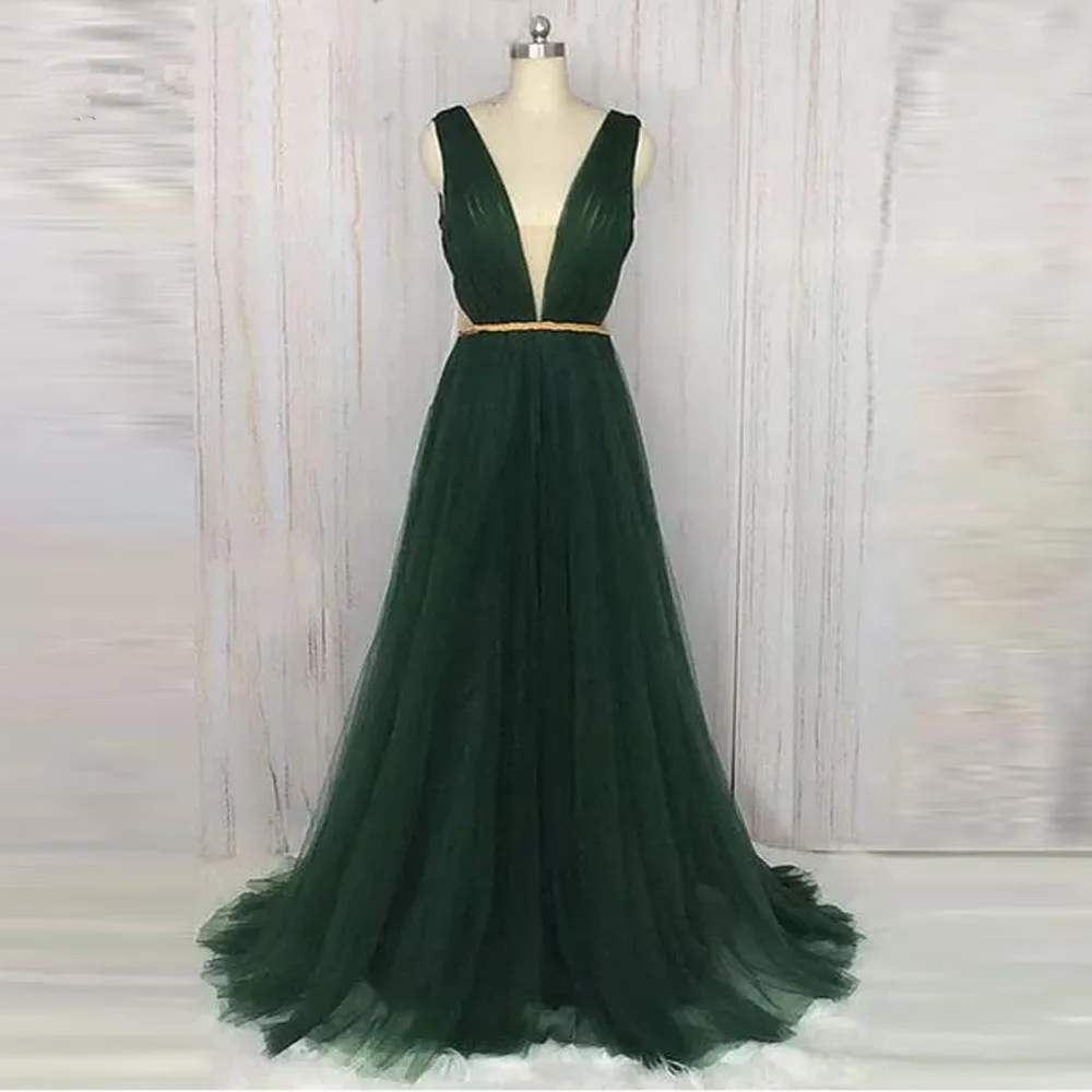 

Платье вечернее изумрудно-зеленое ТРАПЕЦИЕВИДНОЕ с глубоким V-образным вырезом и прозрачной спиной, 2021