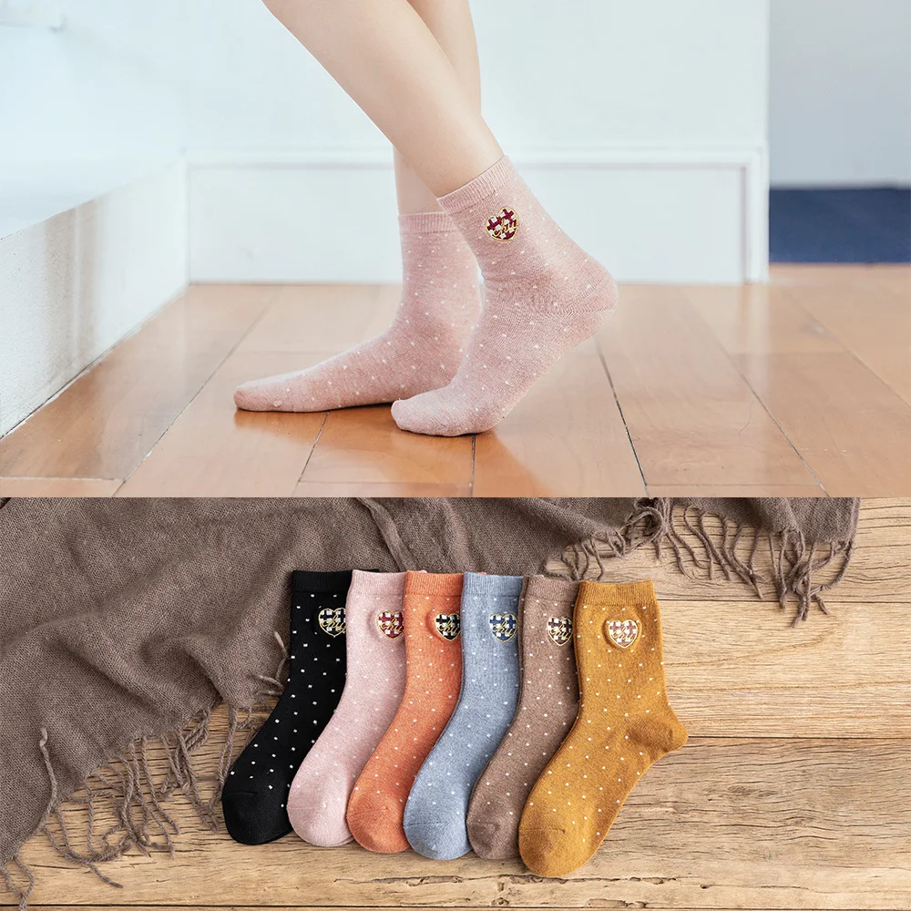 Женские хлопковые носки модные с вышивкой сердца удобные и дышащие цветные