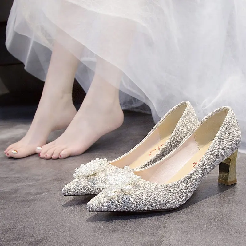 

Изысканные модные женские туфли Стразы с жемчугом на весну и осень Лидер продаж элегантный комплект с острым носком на высоком каблуке