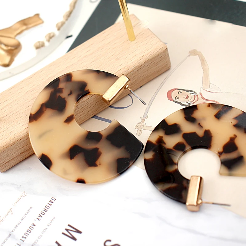 

Vintage Resin Acrylic Leopard Earrings For Women Statement Korean Geometry Fashion Stud Earrings Ladies Party Earrings Jewelry