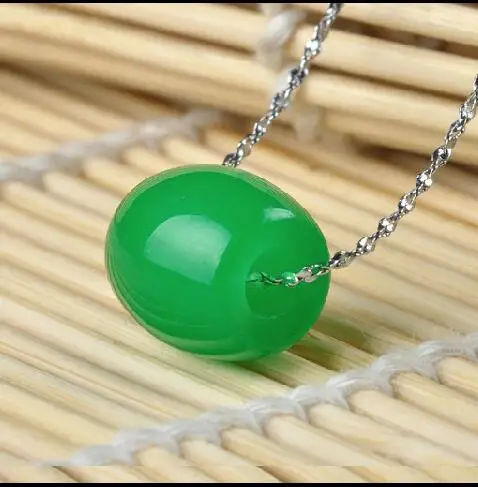 

Chinese natural hand-carved China emerald necklace pendant bulk wholesale free shipping