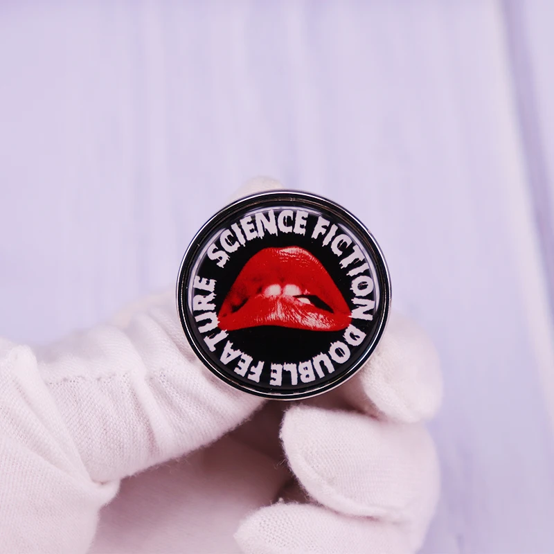 Научная фантастика двойная булавка красные кусающие губы брошь Рокки ужас