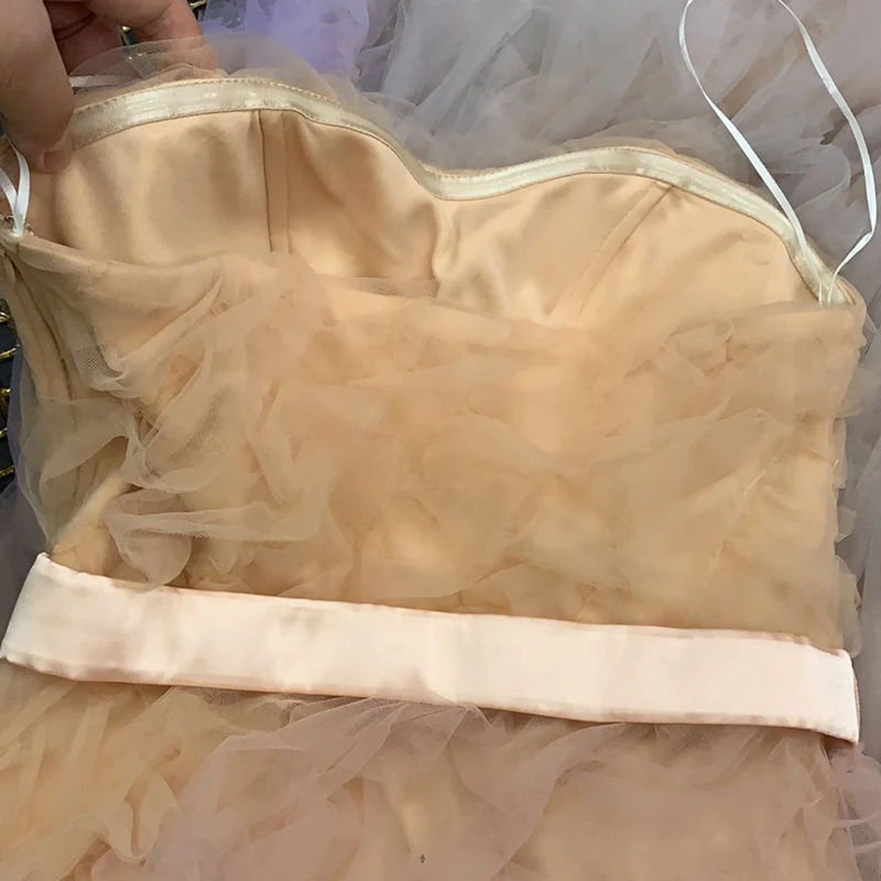; последняя мода; подиумные платья с открытыми плечами Pinkbeige градиент Сетчатое длинное платье; элегантные туфли в стиле знаменитостей; Вечеринка Vestidos