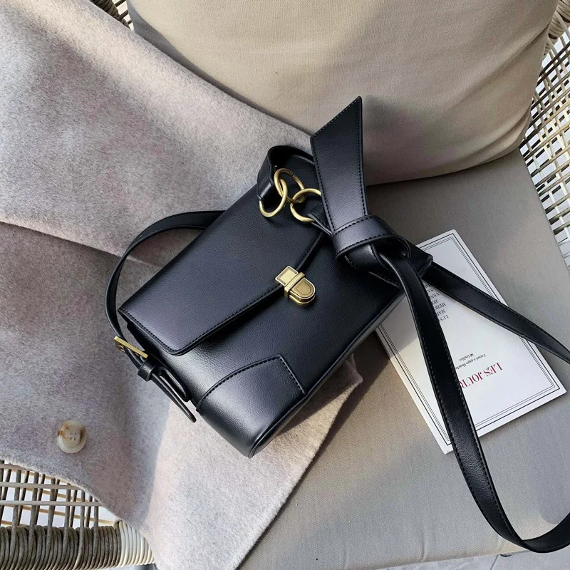 

Small Square Bag Women Messenger Simple Retro Hong Kong Style Shoulder Autumn and Winter New Bag 2020 Wild Ins Fashion Texture