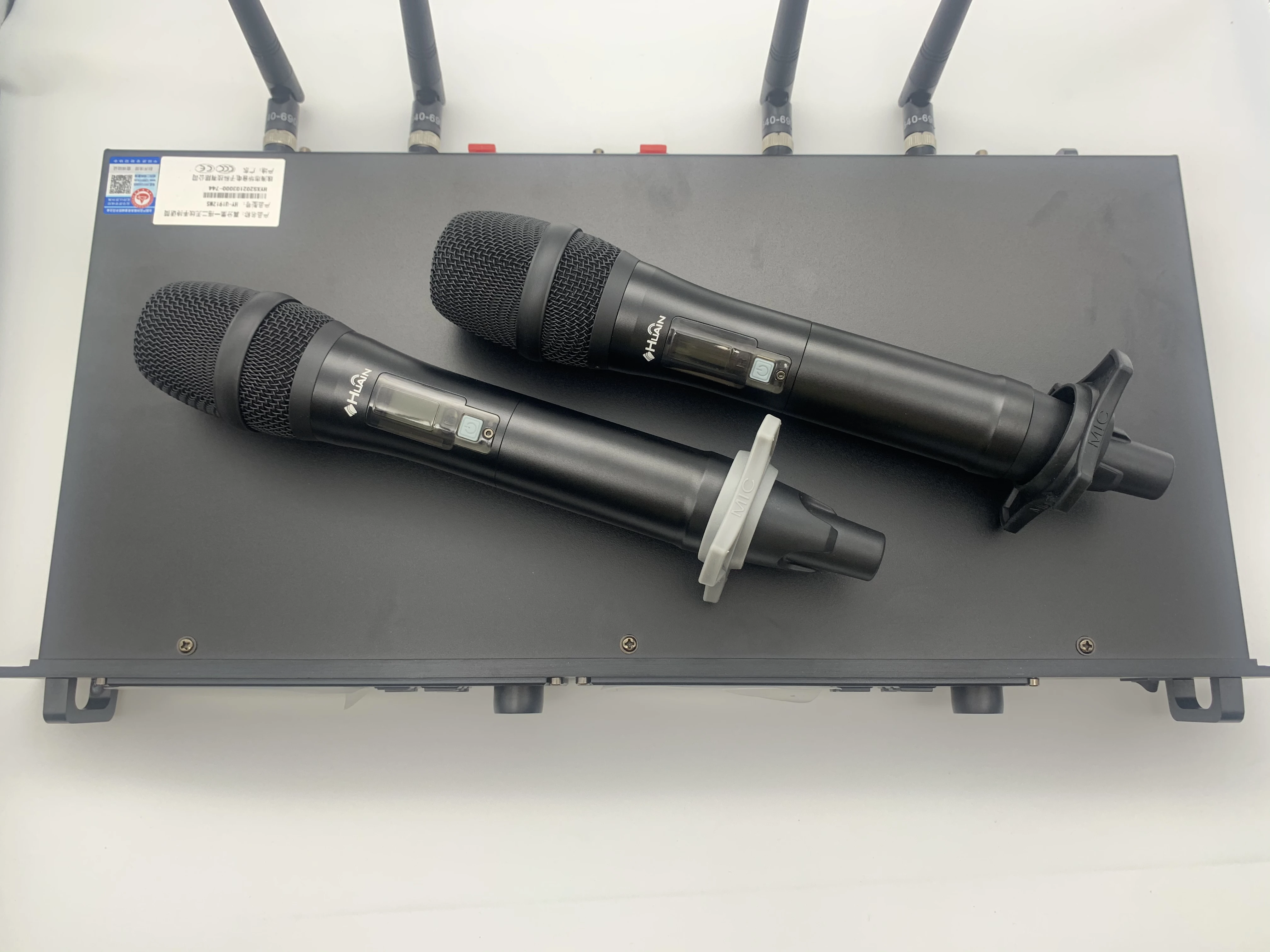 저렴한 HY-U1912MS 전문 4 채널 무선 마이크 시스템 UHF 무선 마이크