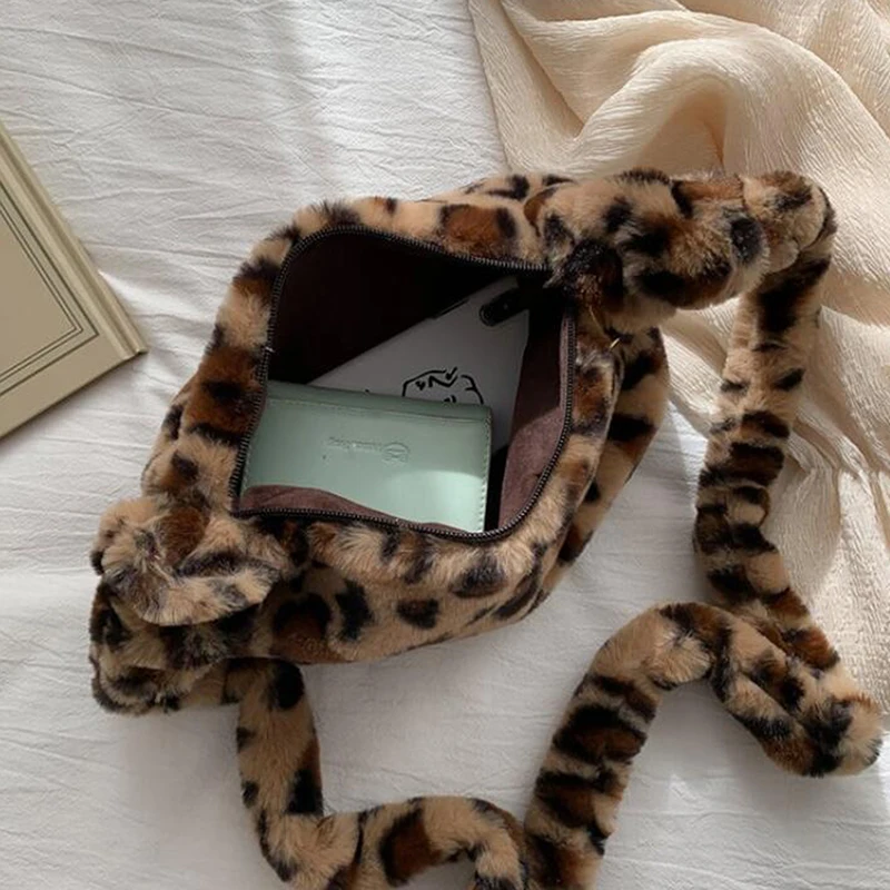 

Fluffy Female Handbag Small Fashion Leopard Print Crossbody Bag Women Plush Soft Casual Shoulder Messenger Bag
