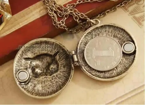 

Vintage Necklace Blue Eyes retro Owl Necklace