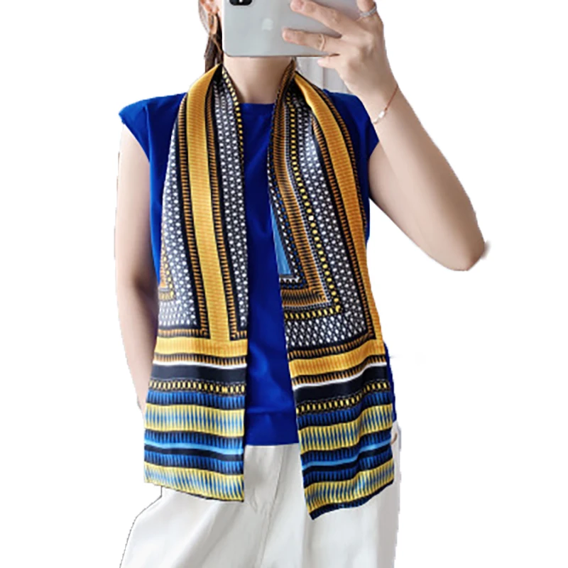 Шелковая лента имитация шелковой тонкой узкой полосы вокруг всего небольшой