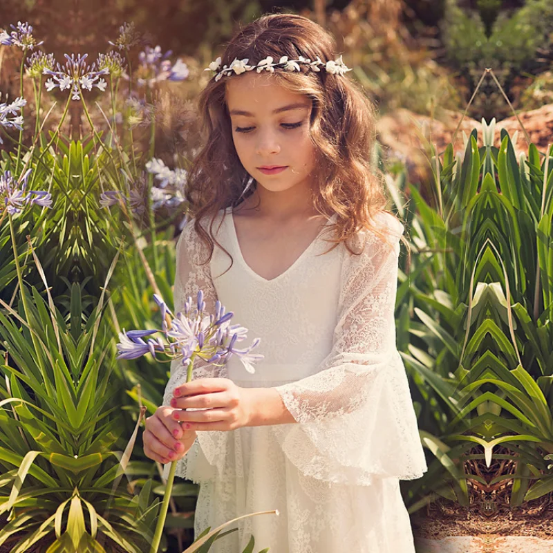 Белое кружевное платье с длинным рукавом для девочек |