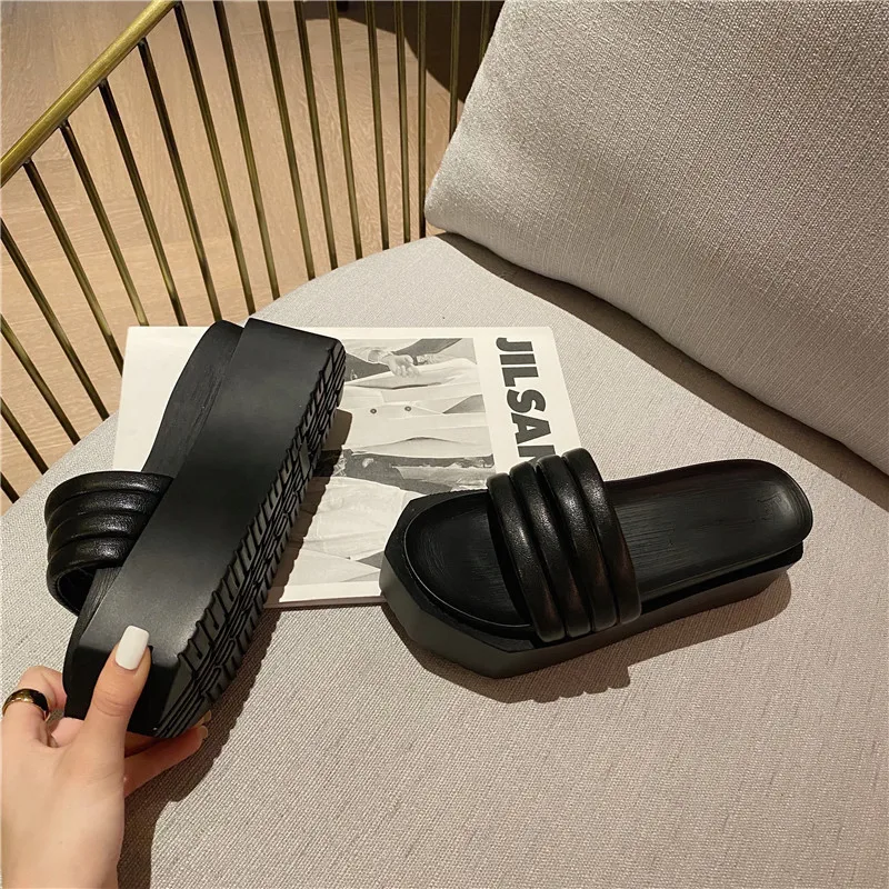 

2020 Outdoor Wild Fashion Ladies Spring Summer women Waterproof Platform Thick Bottom Muffin bottom Slippers black Beach Sandals