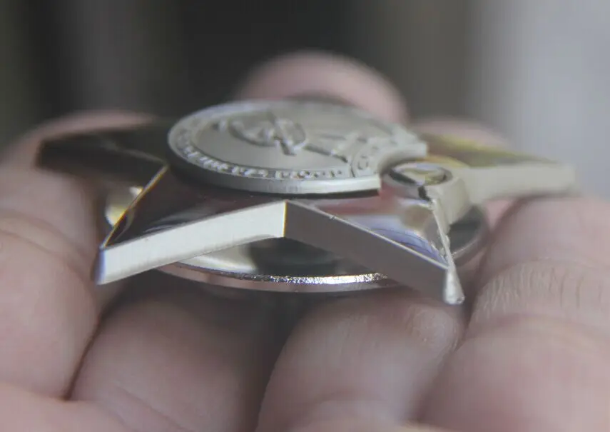 Подарочная металлическая брошь для косплея на Хэллоуин красная звезда