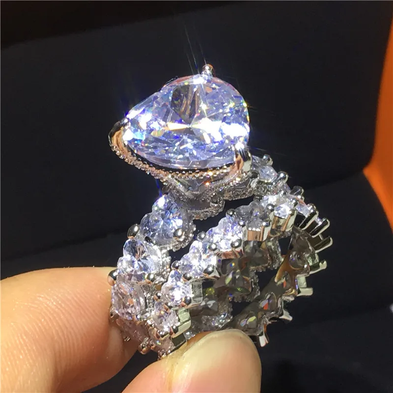 Кольцо из серебра 2020 пробы с фианитом 8 карат | Украшения и аксессуары