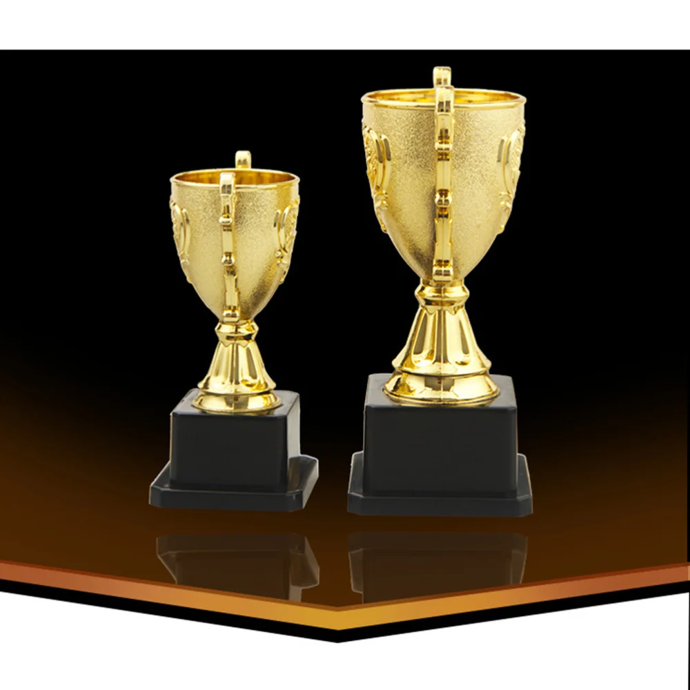 

1PC 18cm Plastic Trophy Kids Sports Competitions Award Toy with Base for School Kindergarten