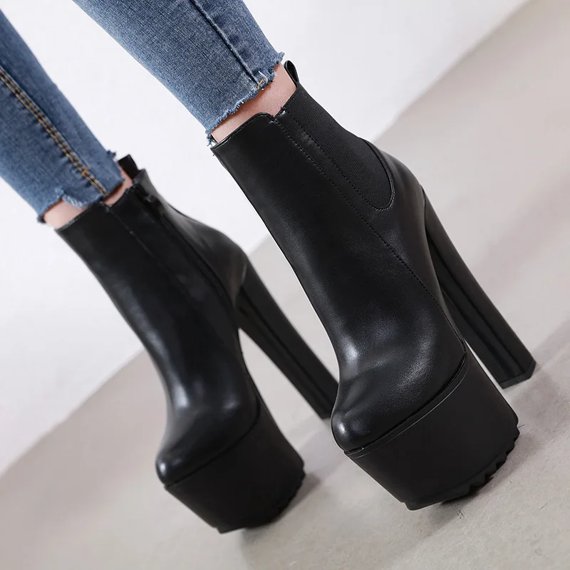 

2020 winter new boots women's shoes high Plush waterproof platform super high heel thick heel short tube small