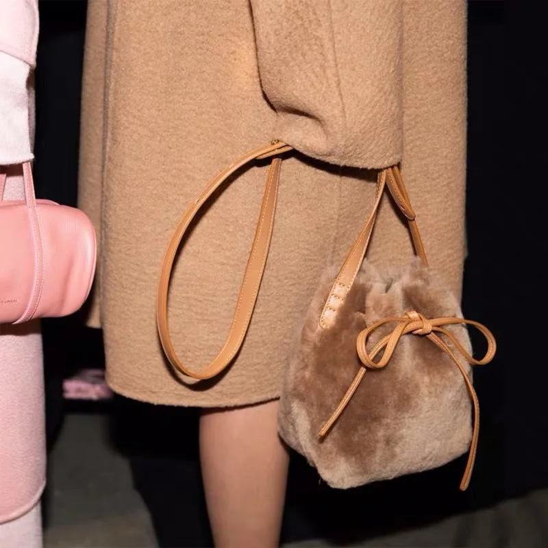 Новинка 2019 зимняя женская меховая сумка мешок простая Большая вместительная