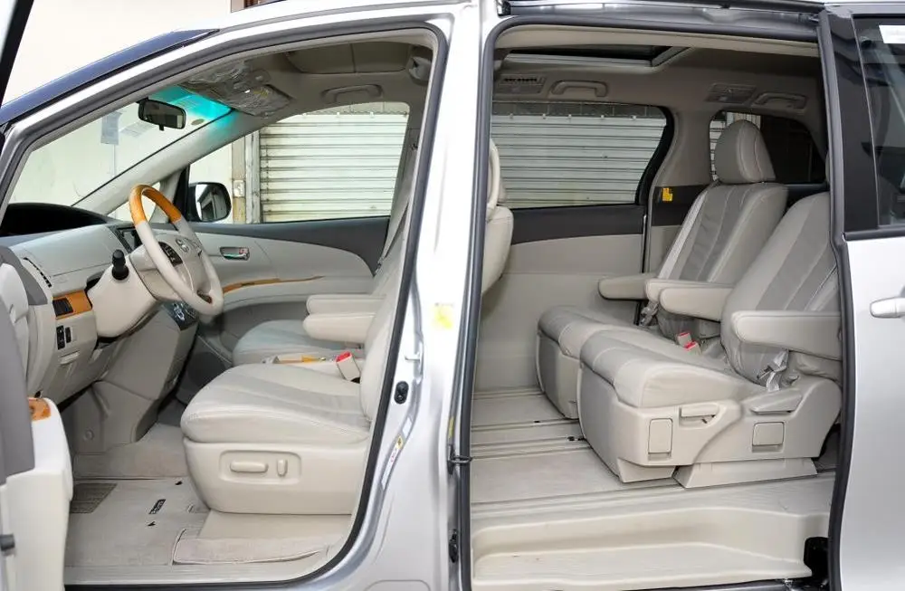 Индивидуальный чехол на подлокотник переднего и Среднего ряда защитный из