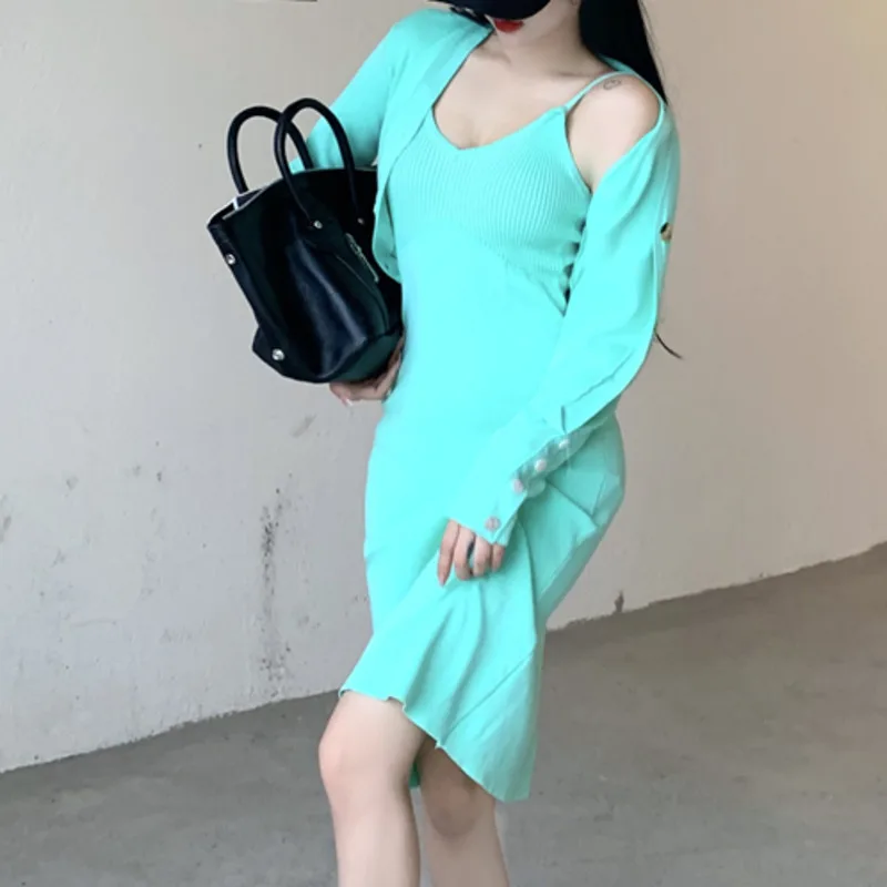 

Женское платье на бретельках, корейский стиль, вязаный кардиган, повседневный костюм с приталенной талией, Модный комплект из двух предмето...