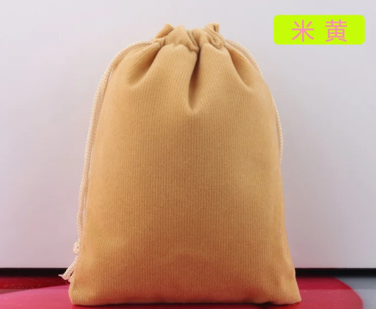 Beige 10pcs OMH 10 шт., 5x7 см, 7x9, 10x12 см, черная шелковая ткань, фланелет, замша, ювелирные изделия, бархат, упаковка, ожоги, золотой мешочек, подарочные сумки BZ05 - Цвет: Beige 10pcs