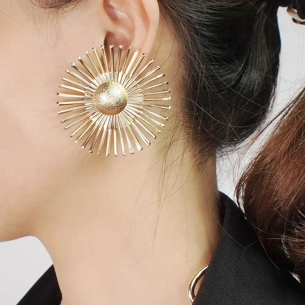 

Sunflower Metal Stud Earrings for Women Earing Gold Color Alloy Big Earings Creative Geometric Jewelry Accessories