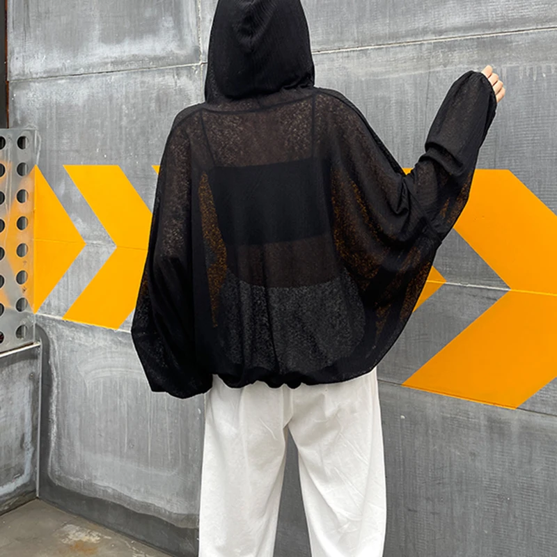 

[EAM] Women Black Big Size Gauze Perspective Elastic Band T-shirt New Hooded Long Sleeve Fashion Tide Spring Summer 2021 1DD6557