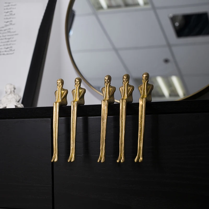 Латунные украшения изысканные человек орнамент Золотой шкаф украшение для