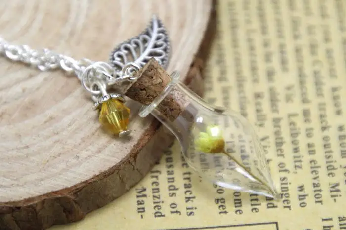 

8 шт. сушеные желтый цветок Террариум стеклянная бутылка ожерелье в виде листьев, браслеты с подвесками и серебряная цепь со стразами ожерелье Слеза Ожерелье