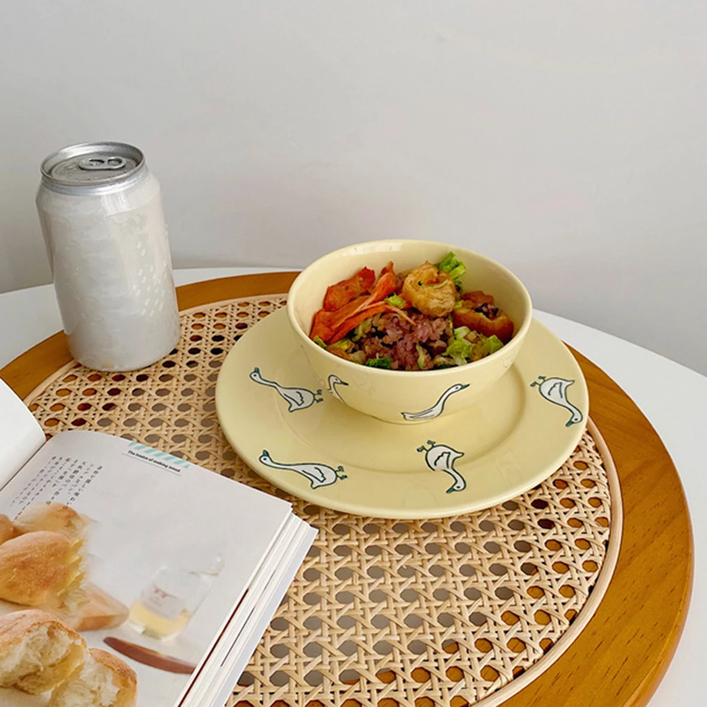 

Nordic Ins Yellow Cartoon Ceramic Round Salad Plates Vintage Plate Dessert Fruits Wedding Plate Stands For Cakes Tableware