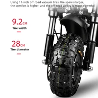 Электрический самокат для бездорожья, обладает толстыми шинами и двумя двигателями#2