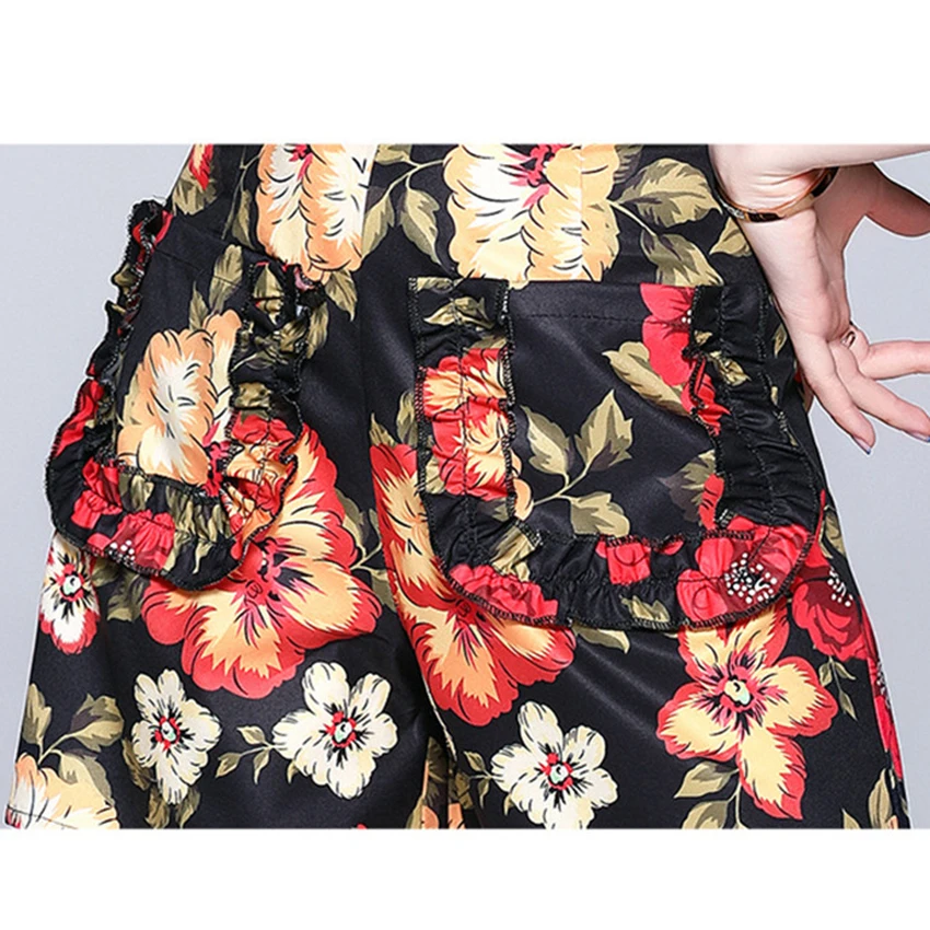 

Summer Holiday Beach Two Piece Set Floral Print Vintage Runway 2 Piece Shorts Sets Women Off Shoulder Crop Top + Shorts Outfits