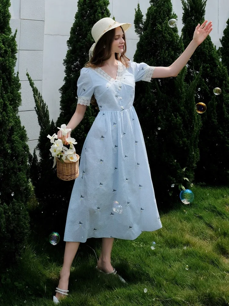 

Женское повседневное длинное платье миди с v-образным вырезом, синее платье в полоску с цветочной вышивкой ромашки в Корейском стиле, лето ...