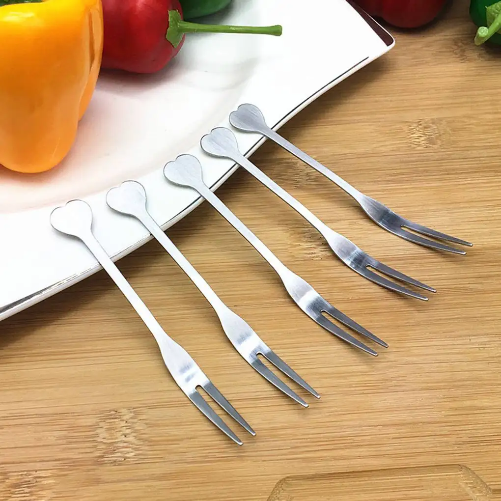 

5pc Stainless Steel Heart Dinner Forks Cutlery Simple Fruits Picks Appetizer Dessert Salad Forks Kitchen Tool 2021