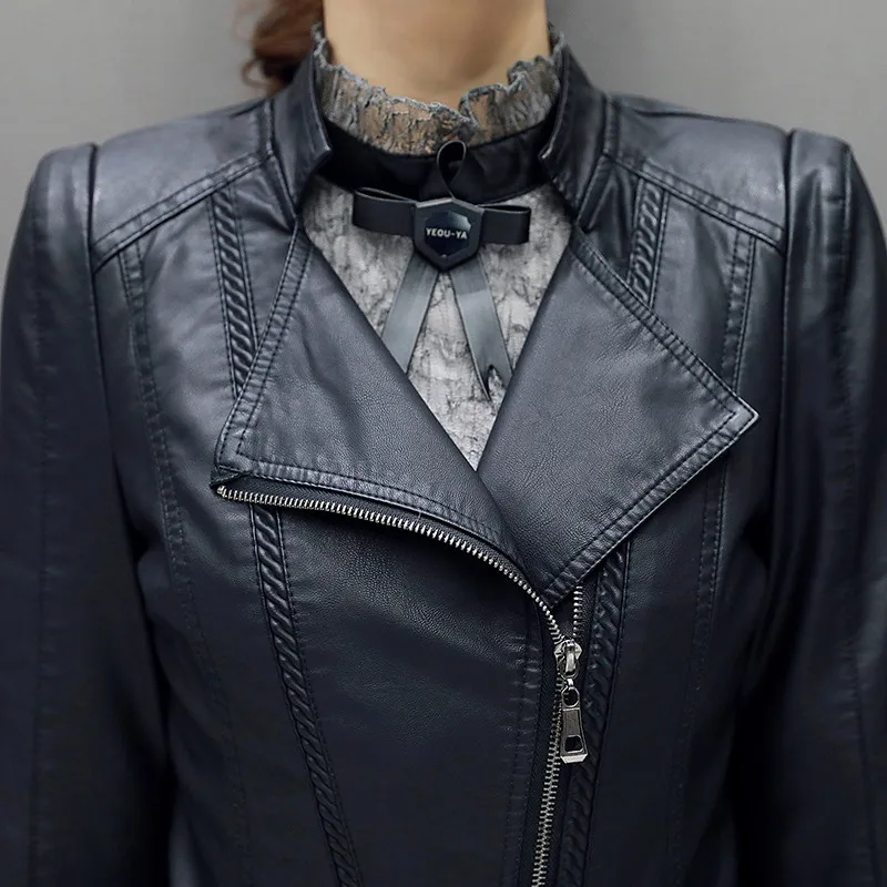 Женский комплект из двух предметов блейзер и юбка искусственной кожи на осень