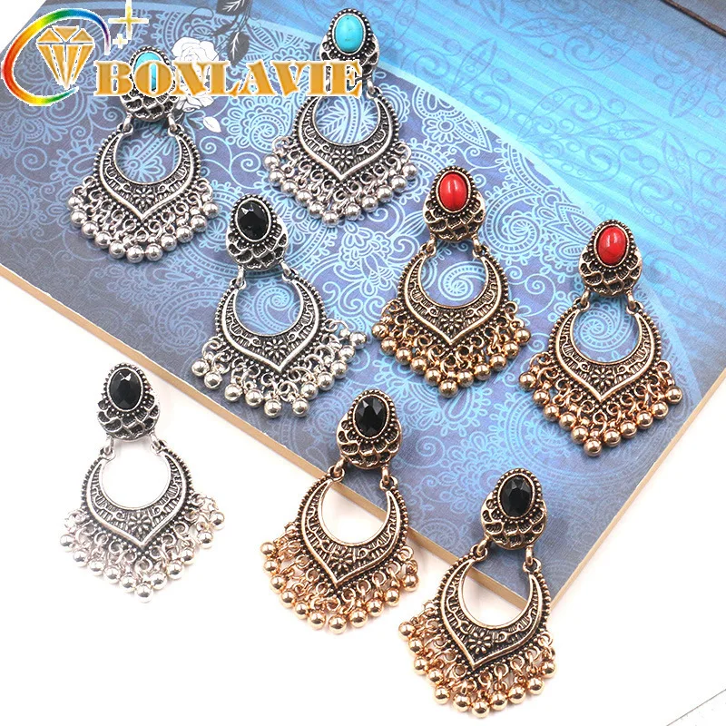 Женские серьги с кисточками и маленькими колокольчиками в европейском