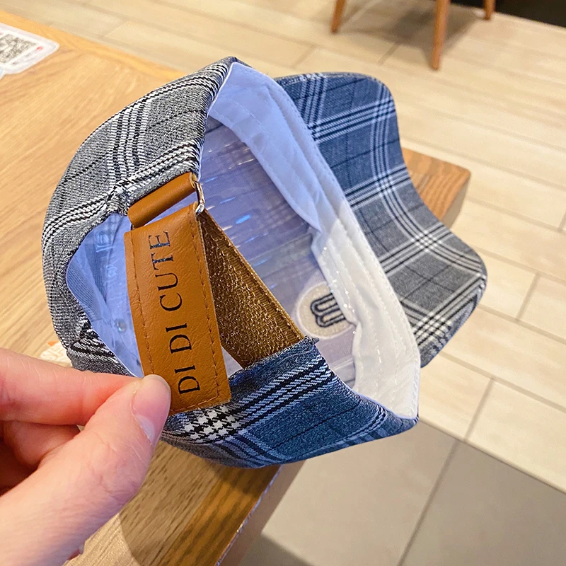 

Children's hats spring and autumn boys caps Korean girls baby fashion personality baseball caps spring sun shade