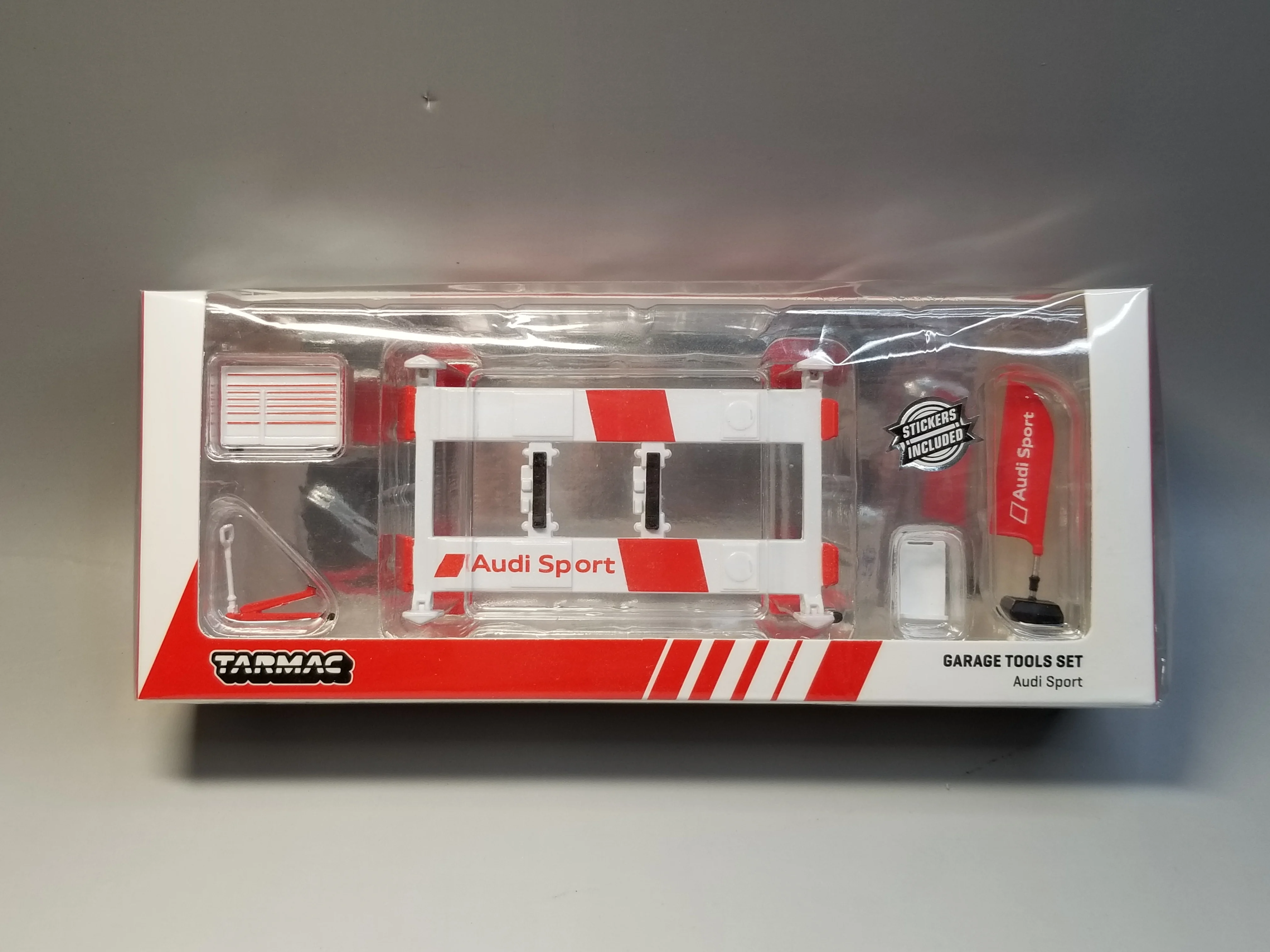 

Tarmac Works 1/64 Audi Sport Garage Tools Set T64A-001-AS Plastic Model Garage Collection Limited
