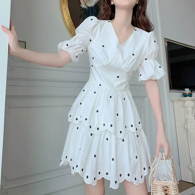 

2021 модные прелестные туфли в Корейском стиле в горошек летнее платье для женщин с v-образным вырезом с буффами на рукавах с завышенной талие...