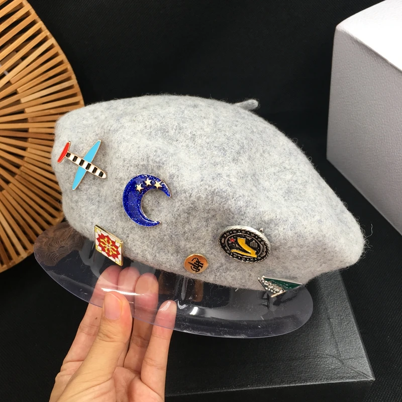 Европейский берет с эмблемой нового фонда 2021 осень зима тканевый Британская мода