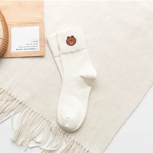 

5 Pairs Autumn and winter socks ladies medium tube socks embroidery bear socks Japanese all-match socks female calf socks