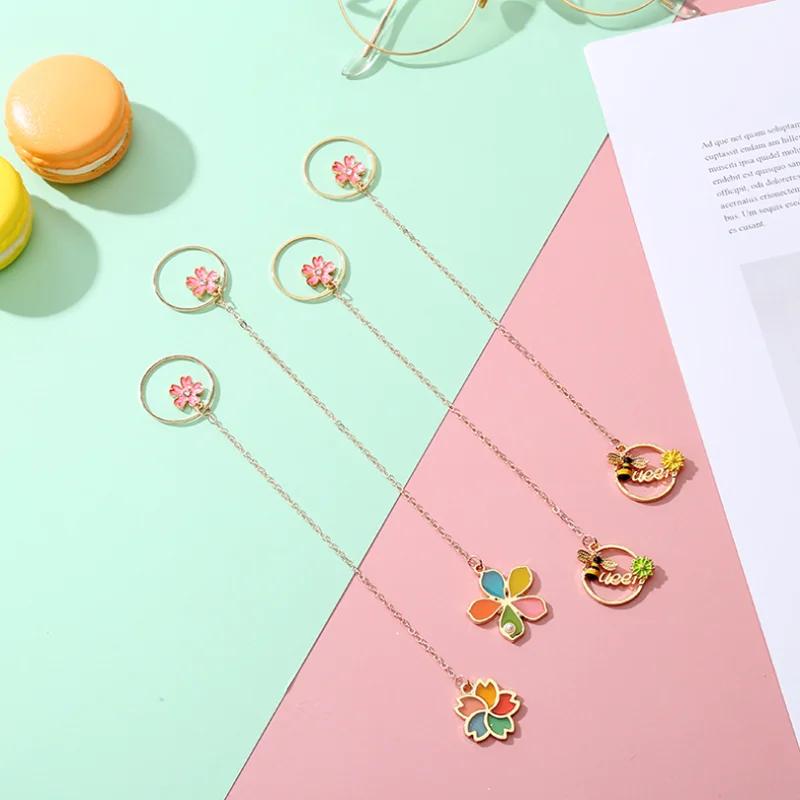 

1pc Metal Cherry Blossom Bee Bookmark Student Exquisite Study Office Stationery Accessories Cute Girl Decorative Book Holder