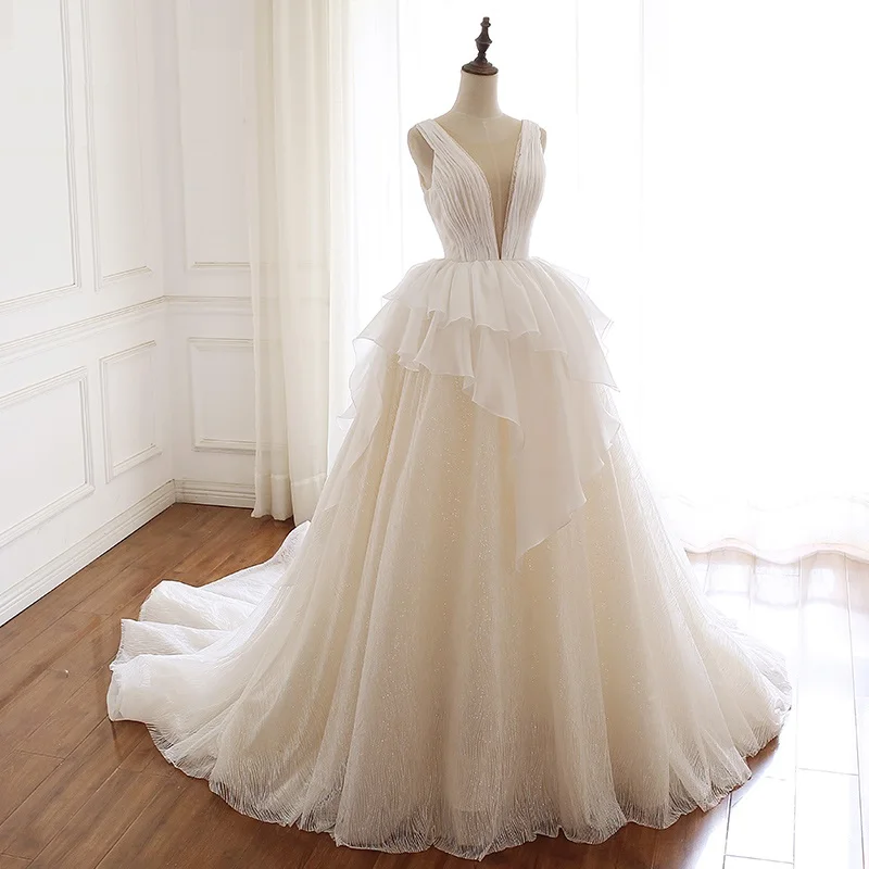 

White layered Sleeveless V-Neck Chinese Wedding Party Dress Ball Gown