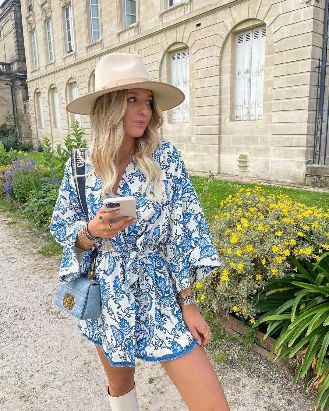

XIKOM 2021 Women V Neck Kimono Belt Streetwear Loose Coat Female Floral Print Three Quarter Coat Casual Chic Top