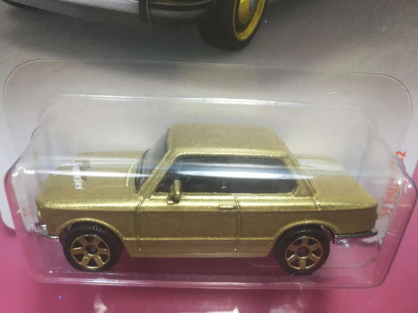Подходящая коробка 1:64 Автомобиль Сверхбыстрый 69 BMWs 2002 50-я годовщина автомобиль