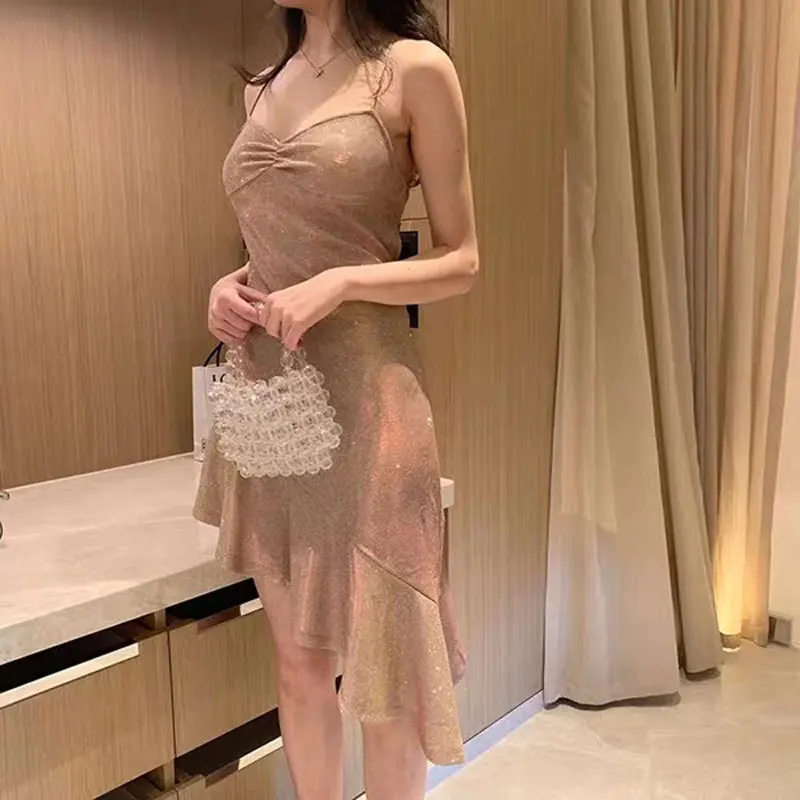 

2021 Summer Fashion Trendy Women's V-neck Pleated Sequin Suspenders Irregular Ruffled Hem Banquet Dress Dress