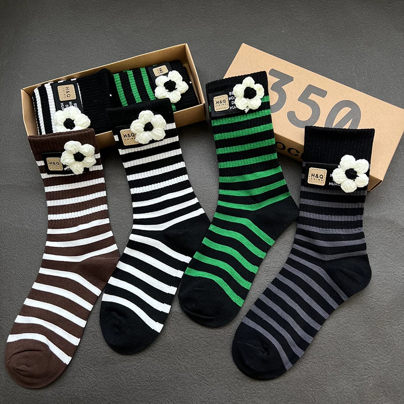 

Носки женские черно-белые, в полоску