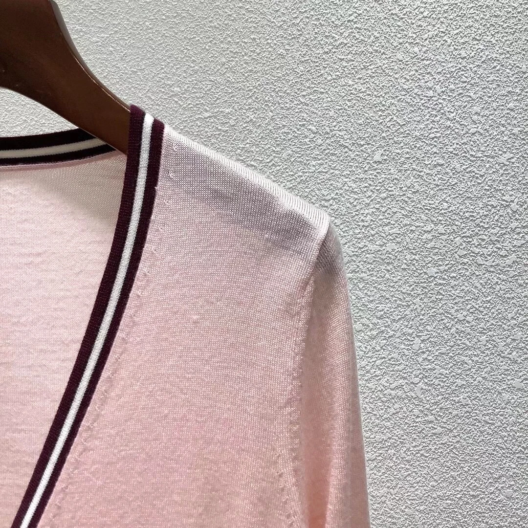 

2020 New Autumn and Winter V neck long sleeve hit the color striped women's pink cardigans coat 100% wool