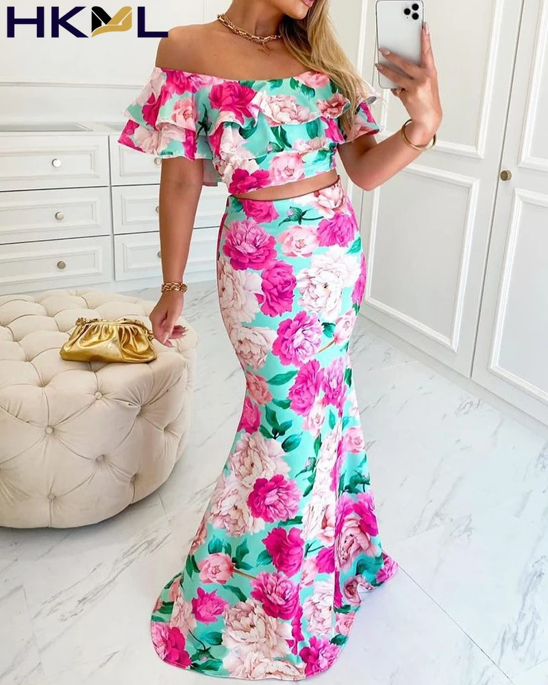 

Женский комплект из двух предметов с цветочным принтом и открытыми плечами